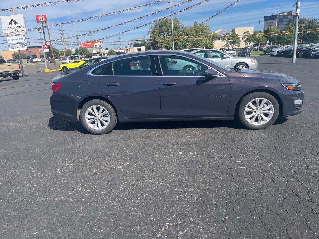 Photo 5 of this CHEVROLET MALIBU