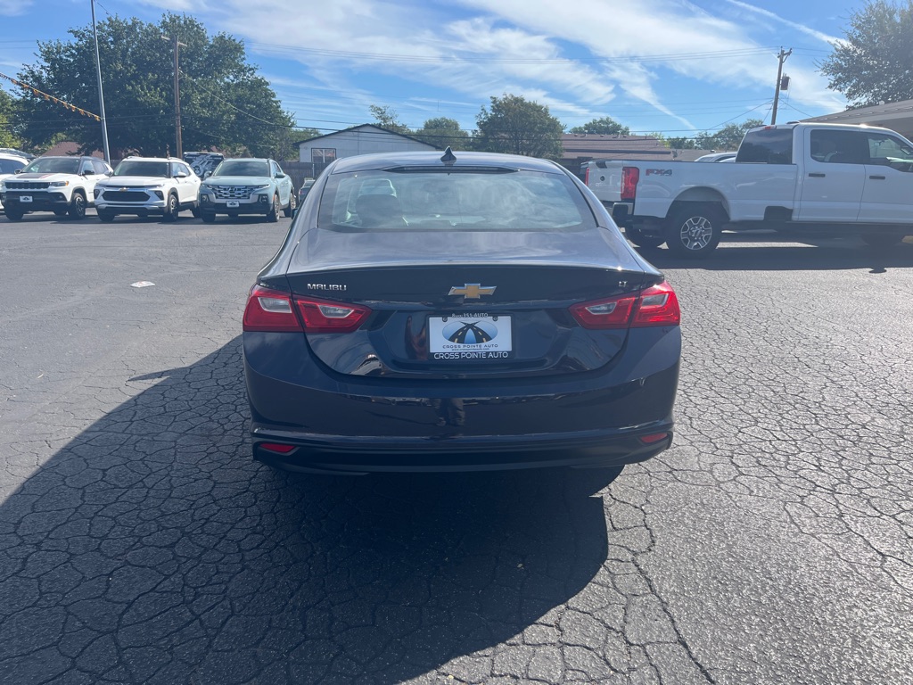 Photo 7 of this CHEVROLET MALIBU