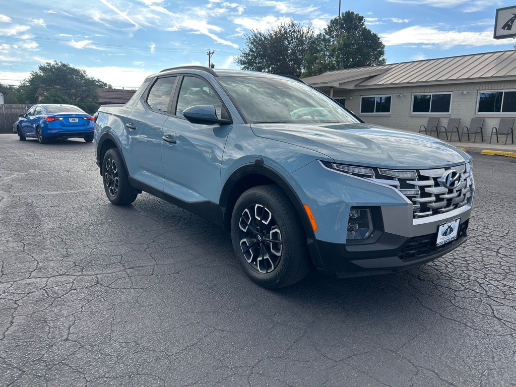 Photo 2 of this HYUNDAI SANTA CRUZ