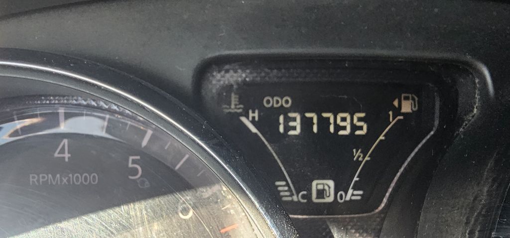 Photo 11 of this NISSAN VERSA