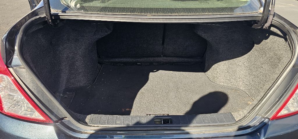 Photo 9 of this NISSAN VERSA