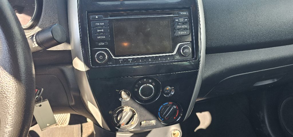 Photo 10 of this NISSAN VERSA