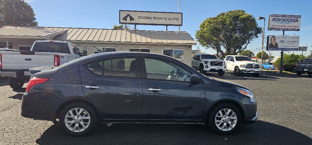 Photo 2 of this NISSAN VERSA