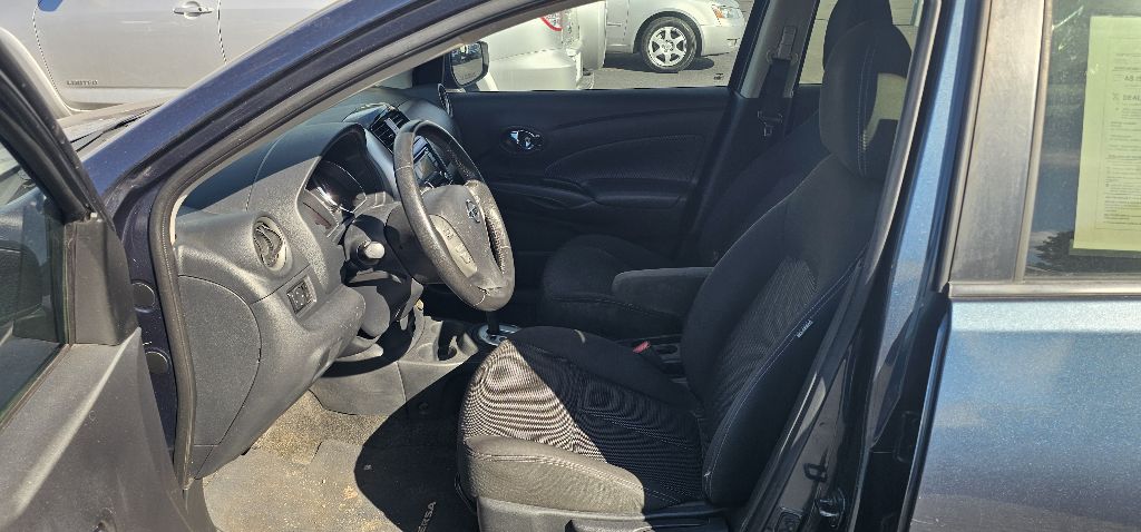 Photo 8 of this NISSAN VERSA