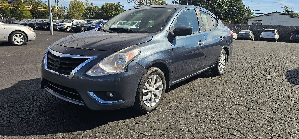 2017 NISSAN VERSA