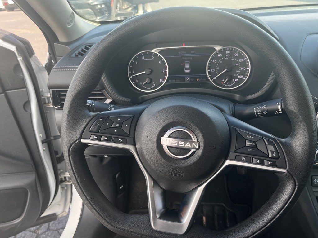Photo 13 of this NISSAN SENTRA