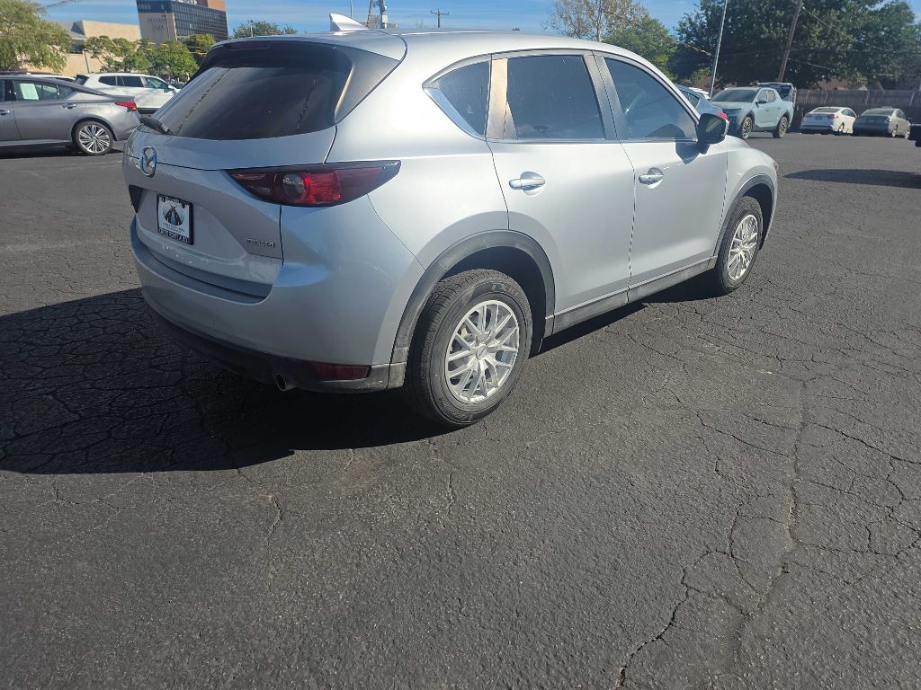 Photo 17 of this MAZDA CX-5