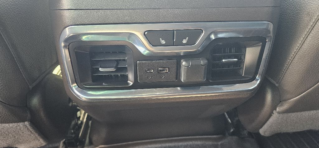 Photo 9 of this GMC SIERRA 1500