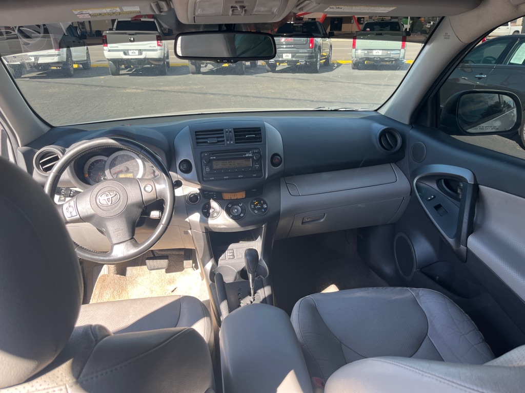 Photo 10 of this TOYOTA RAV4
