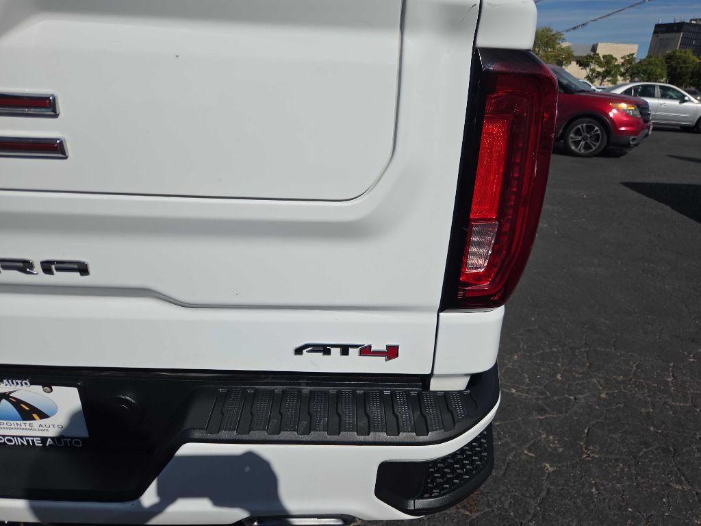 Photo 16 of this GMC SIERRA 1500 LIM
