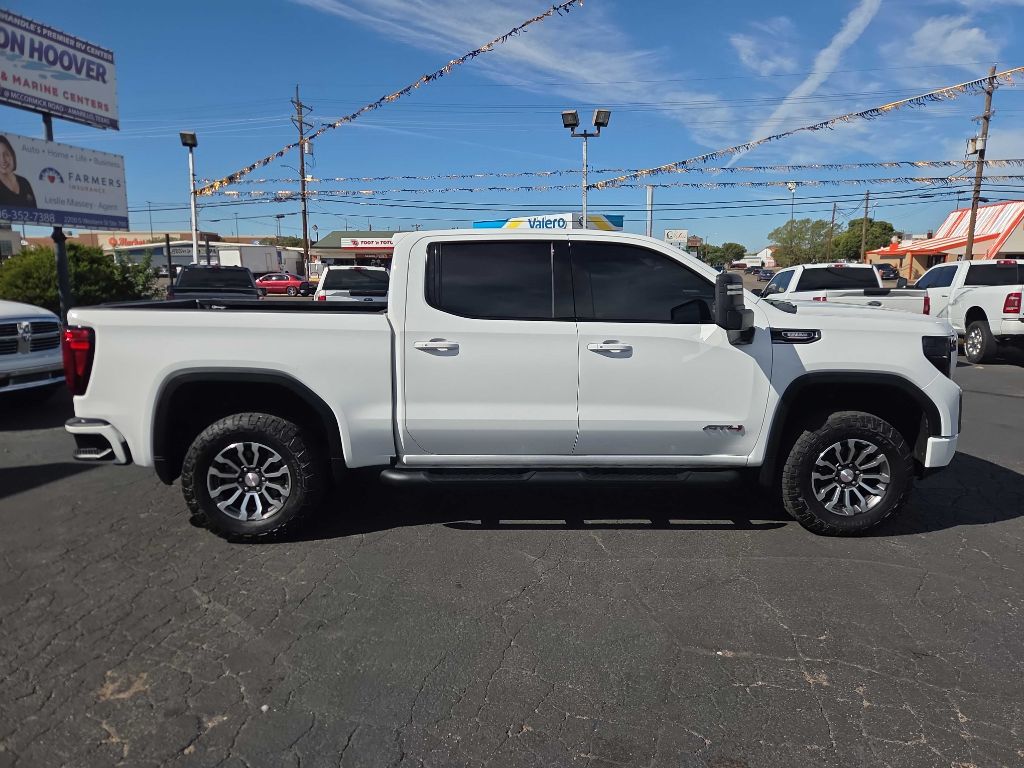 Photo 2 of this GMC SIERRA 1500 LIM