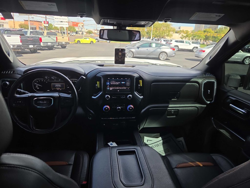 Photo 6 of this GMC SIERRA 1500 LIM