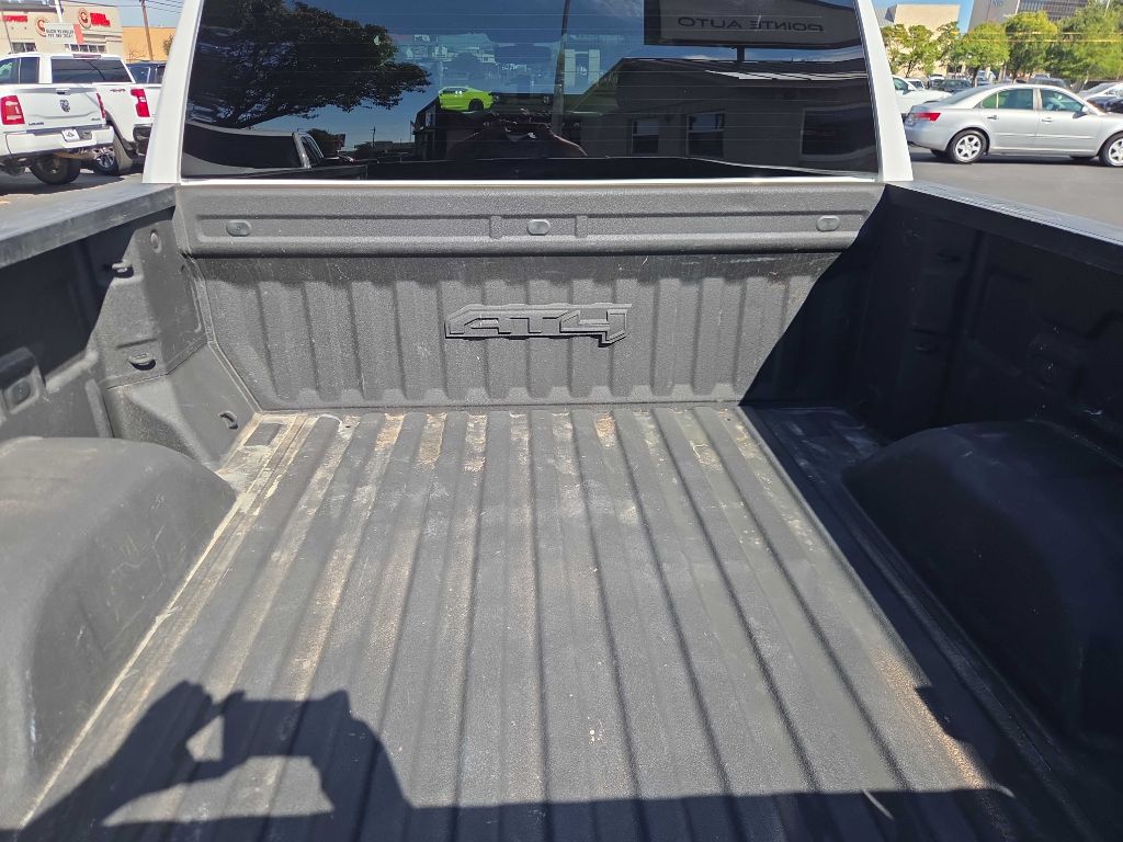Photo 12 of this GMC SIERRA 1500 LIM