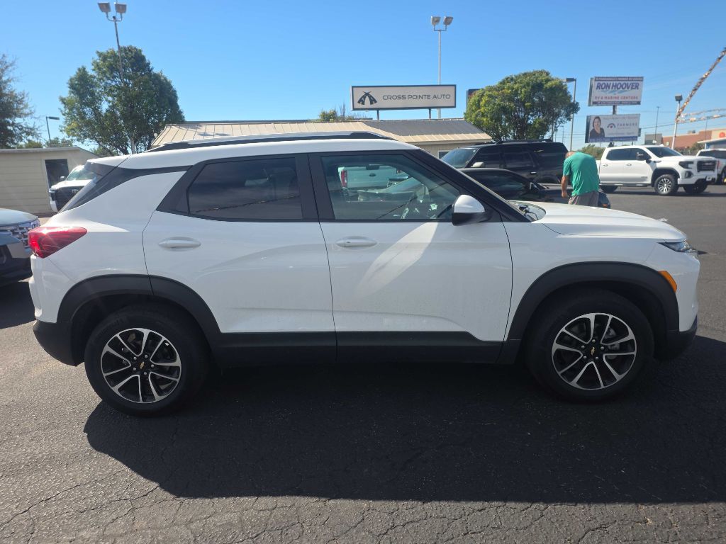 Photo 13 of this CHEVROLET TRAILBLAZER