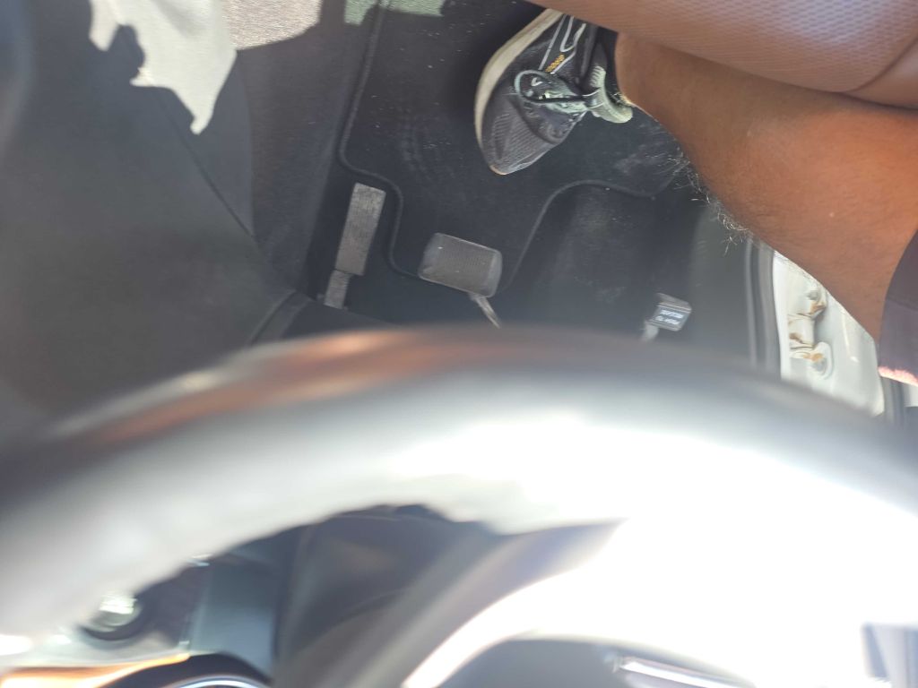 Photo 17 of this JEEP GRAND CHEROKEE