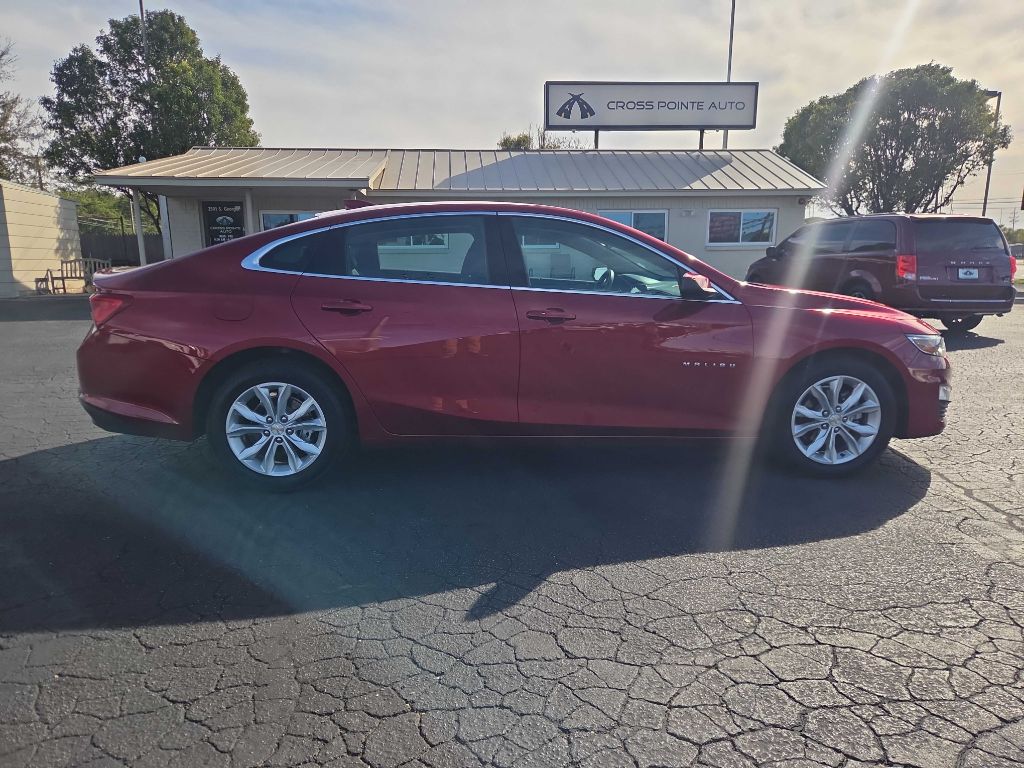 Photo 5 of this CHEVROLET MALIBU