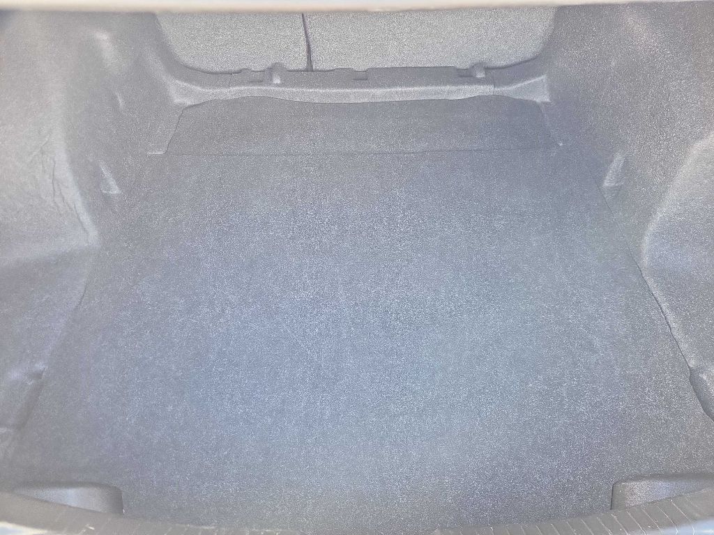 Photo 4 of this CHEVROLET MALIBU