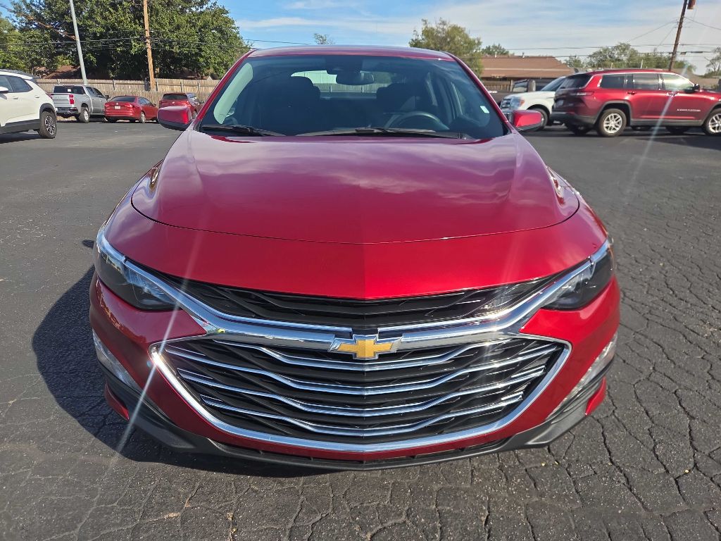 Photo 2 of this CHEVROLET MALIBU