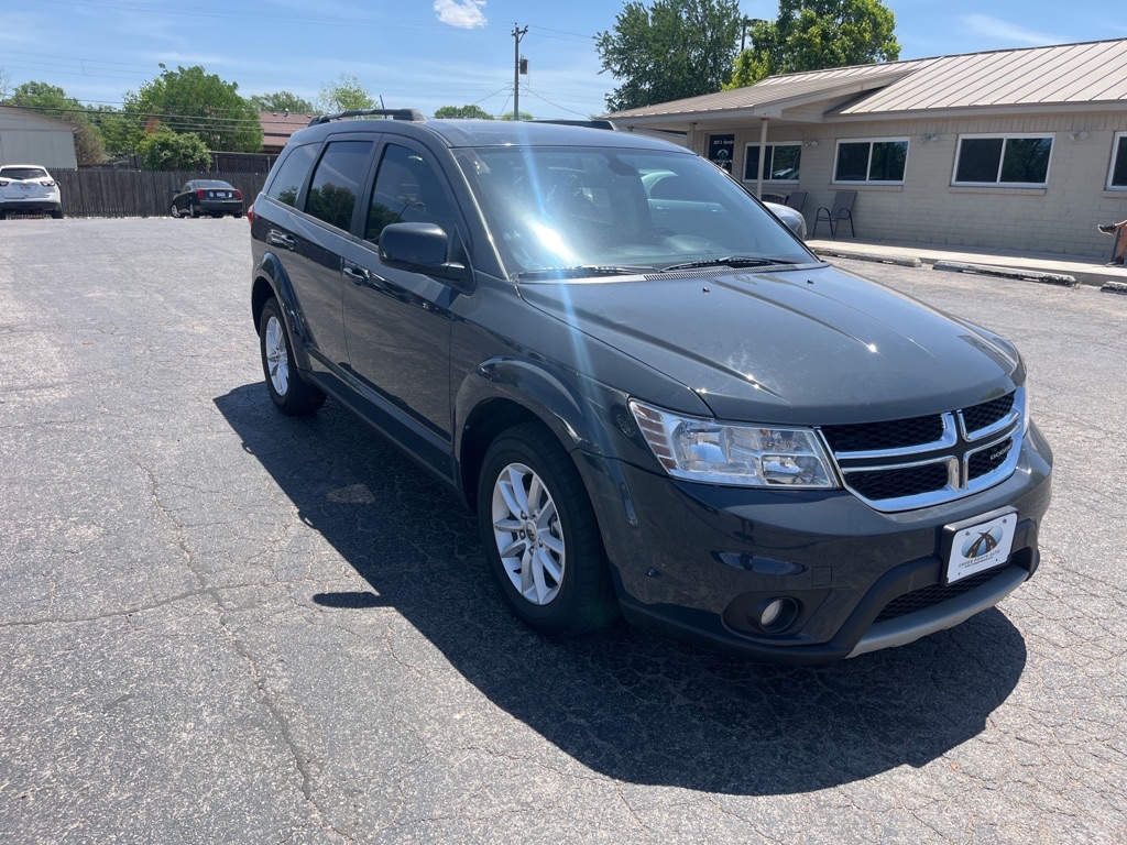 Photo 2 of this DODGE JOURNEY