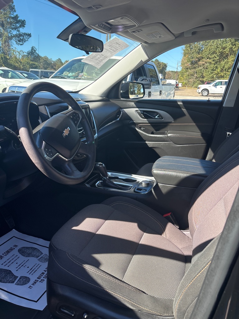Additional photo of vehicle.