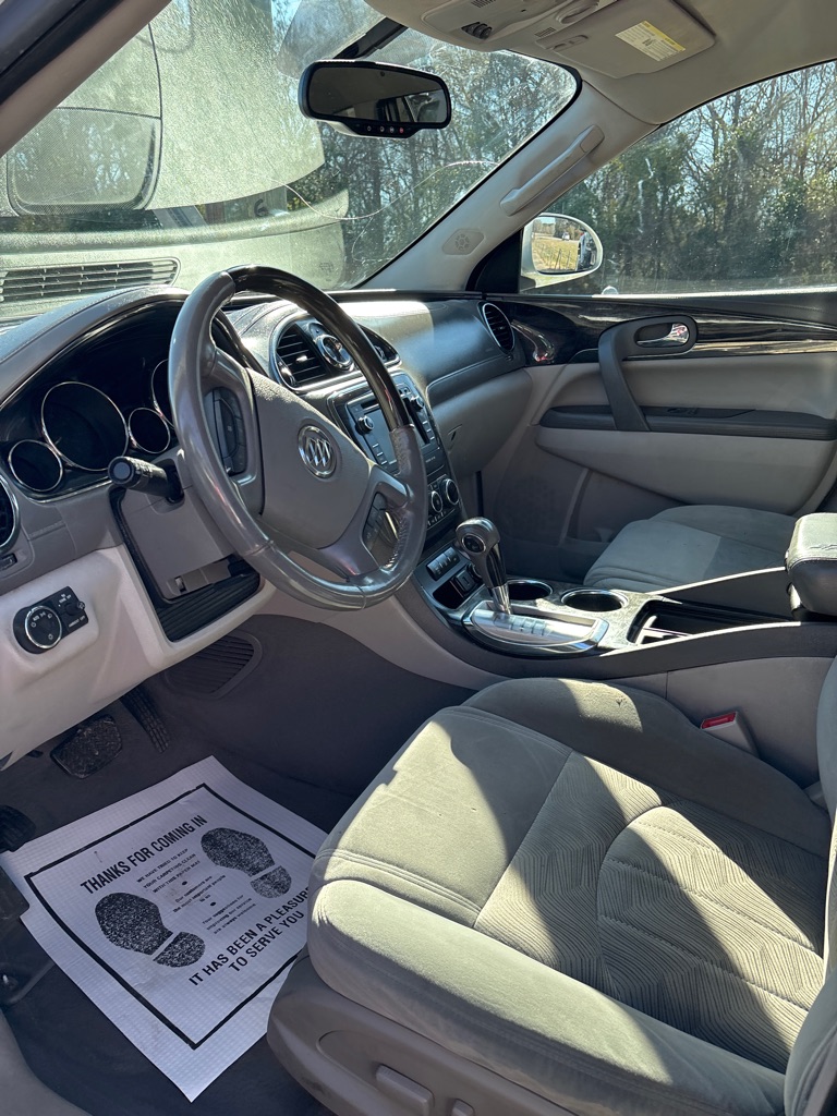 Additional photo of vehicle.