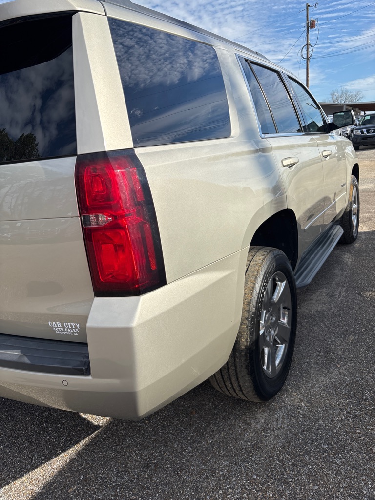 Additional photo of vehicle.