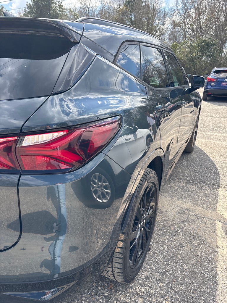 Additional photo of vehicle.