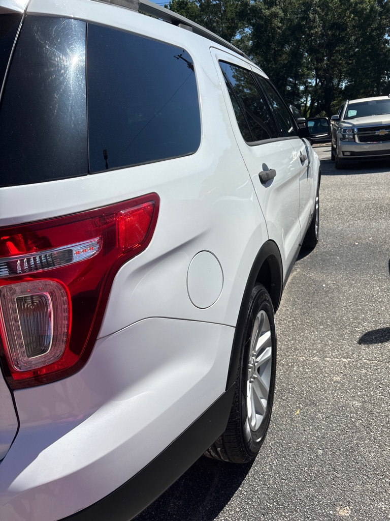 Additional photo of vehicle.