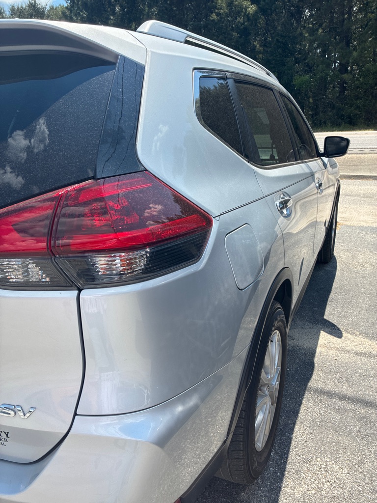 Additional photo of vehicle.
