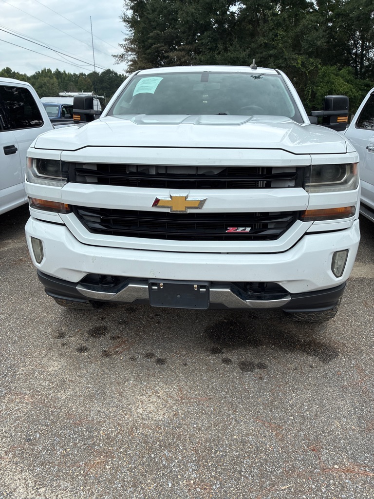 Additional photo of vehicle.