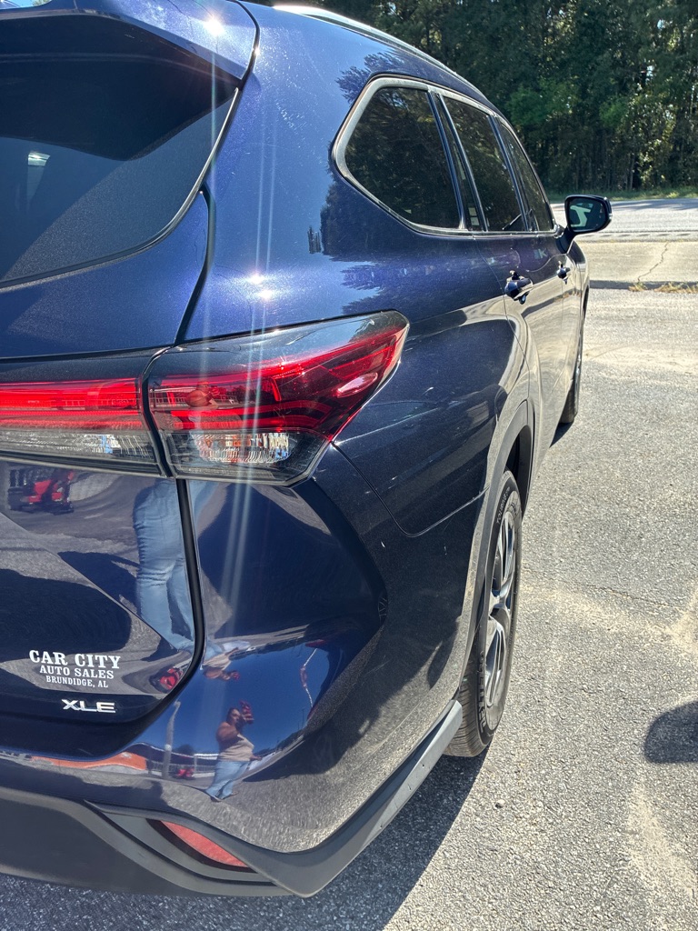 Additional photo of vehicle.