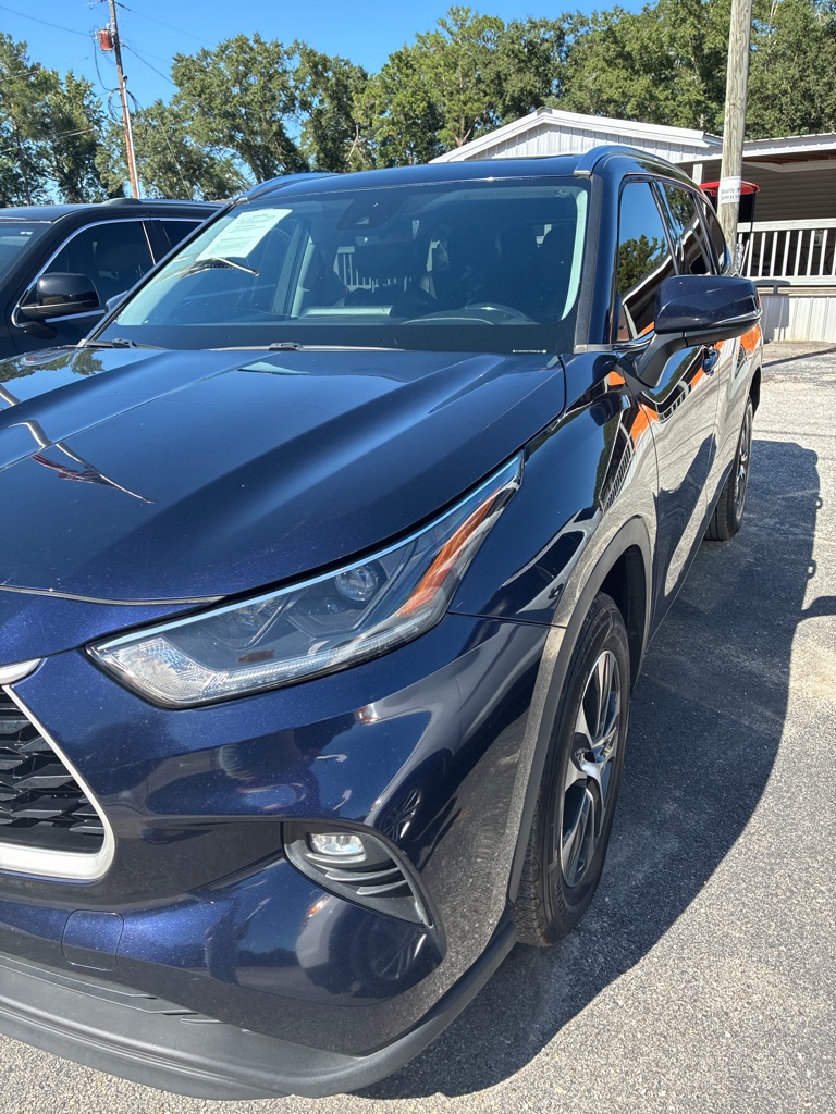 Additional photo of vehicle.