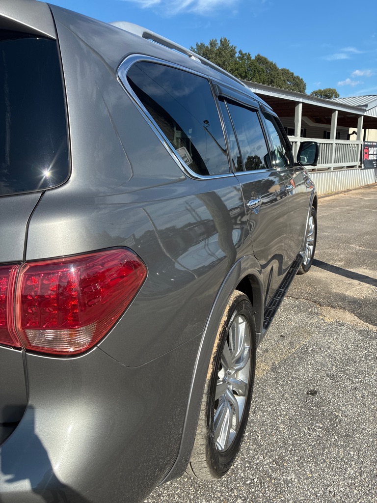 Additional photo of vehicle.