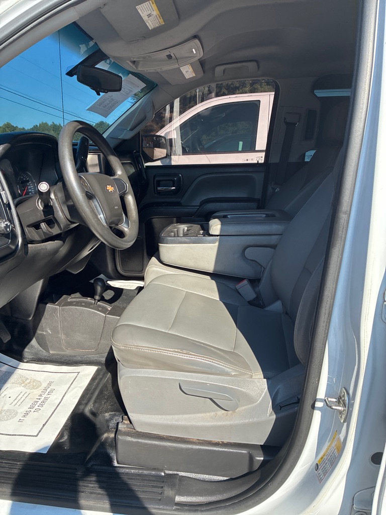 Additional photo of vehicle.