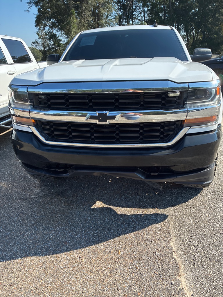 Additional photo of vehicle.