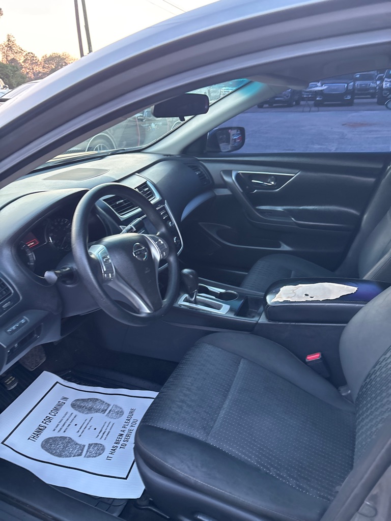 2016 Nissan Altima S's photo