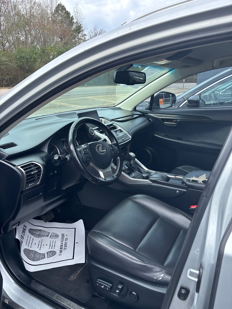 2017 Lexus NX 200t's photo