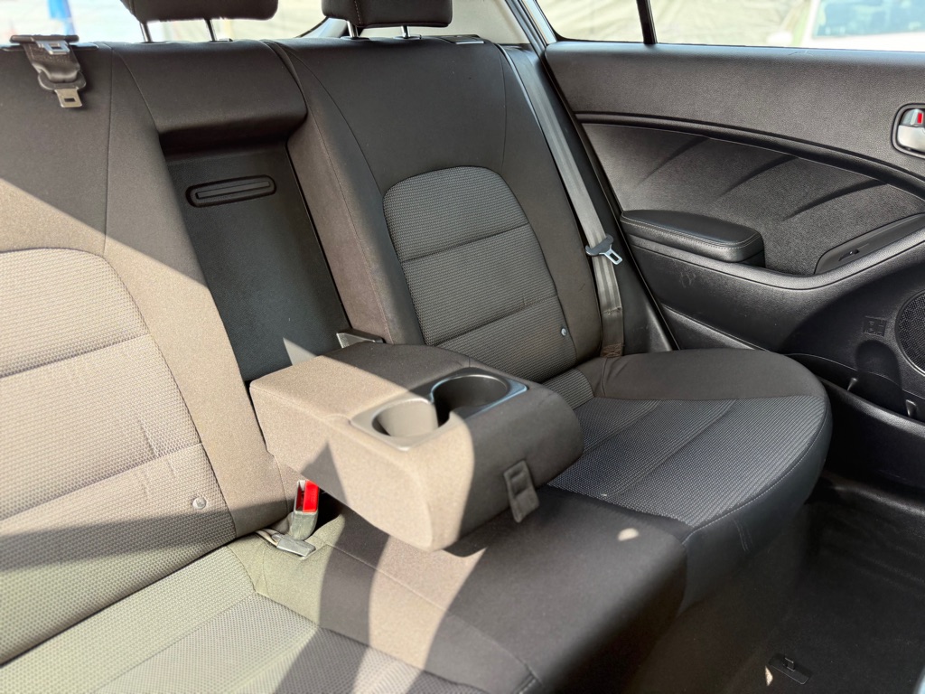 Photo 23 of this KIA FORTE