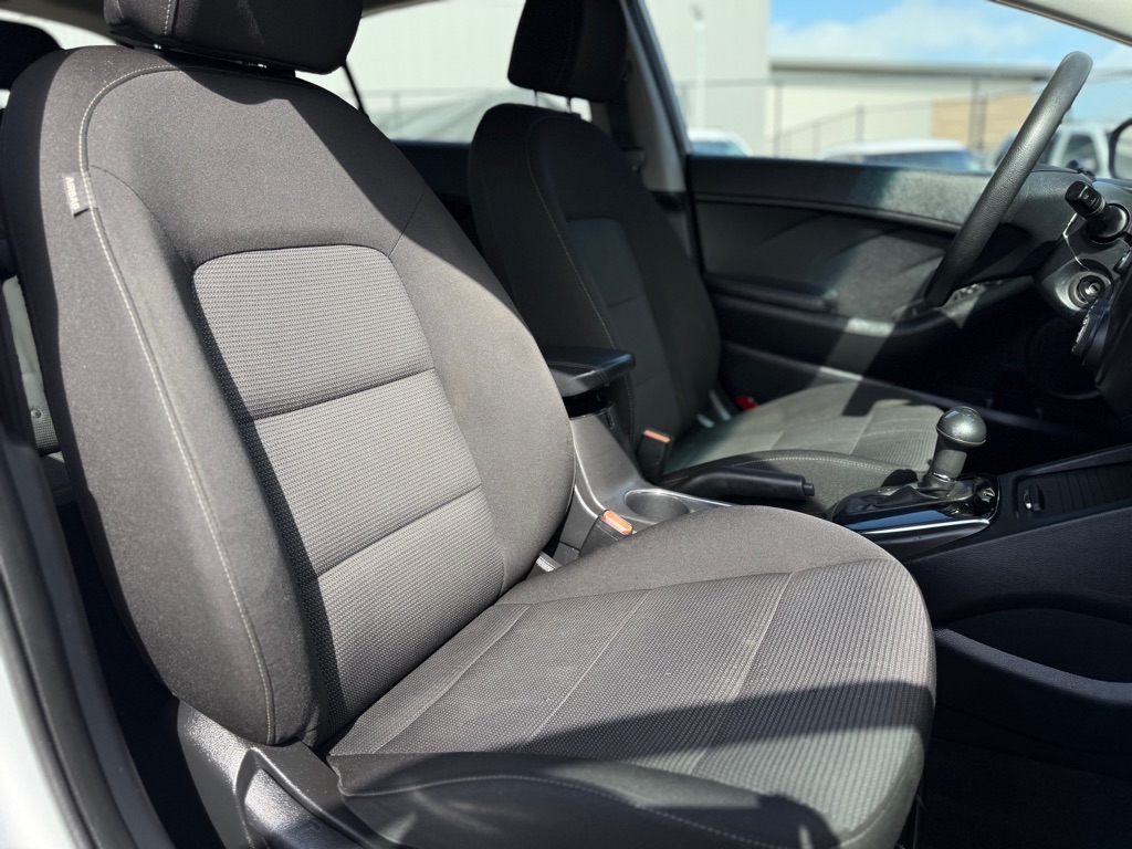 Photo 18 of this KIA FORTE