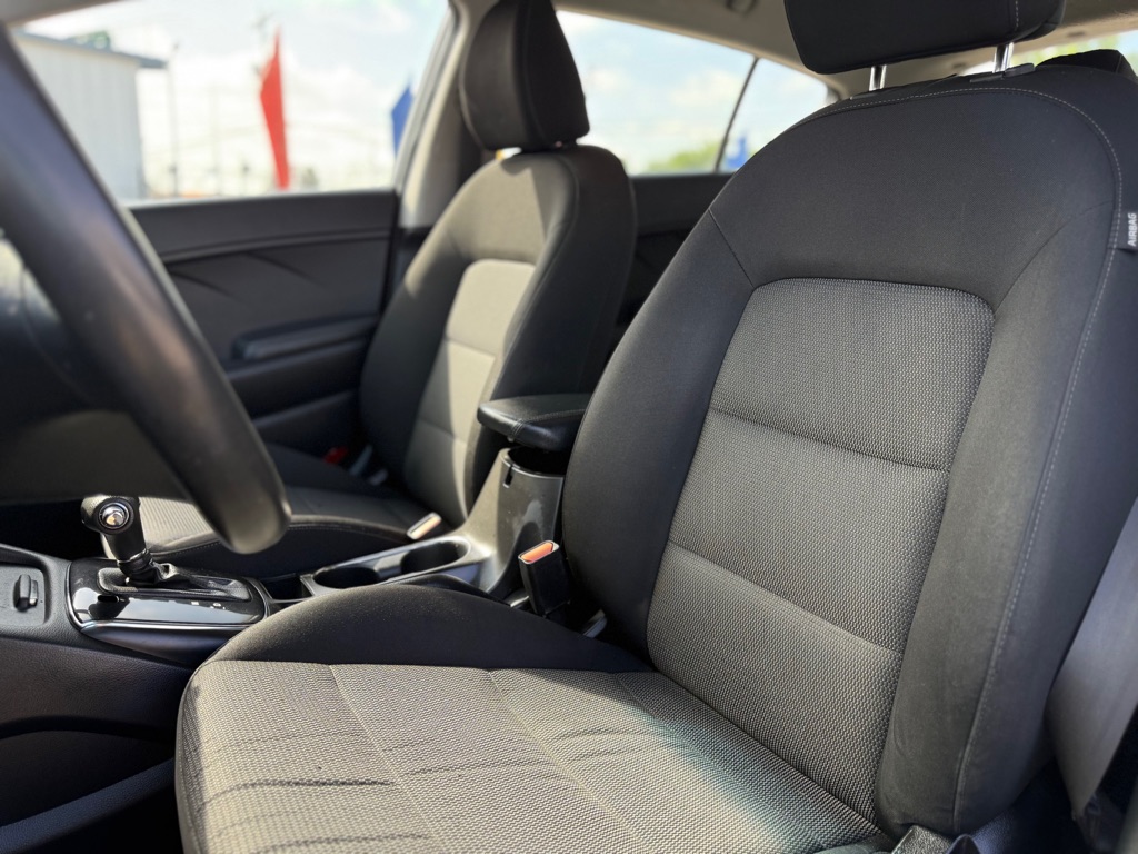 Photo 16 of this KIA FORTE