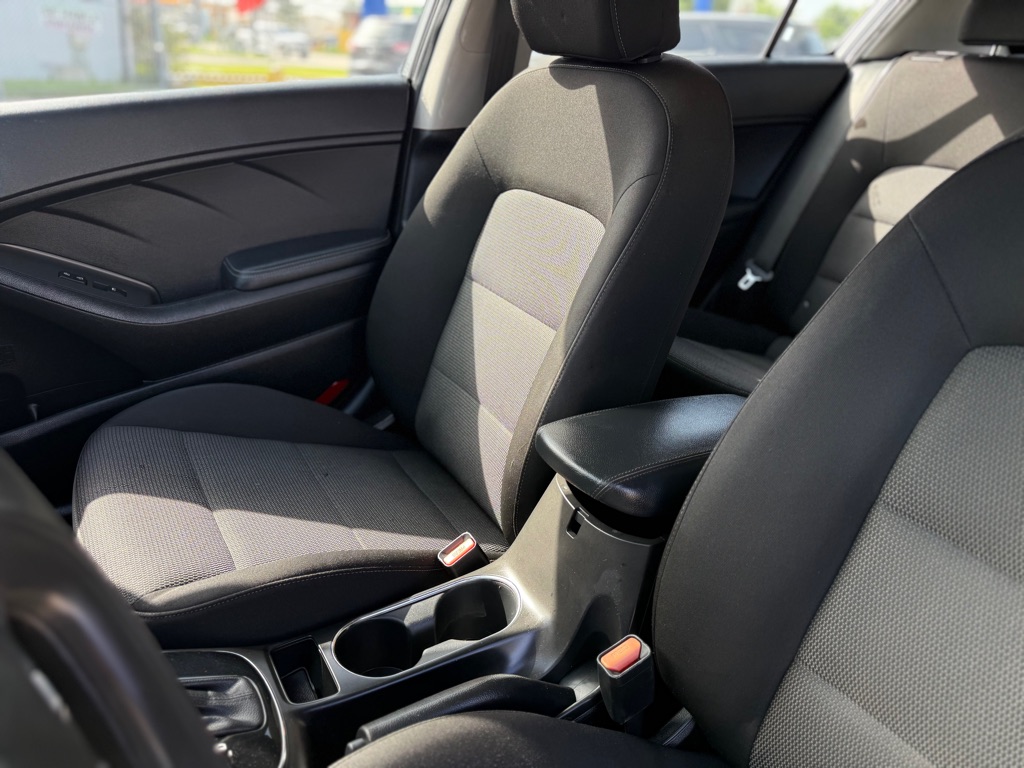 Photo 17 of this KIA FORTE