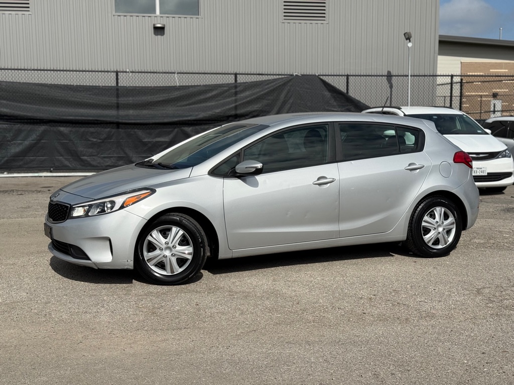 Photo 2 of this KIA FORTE