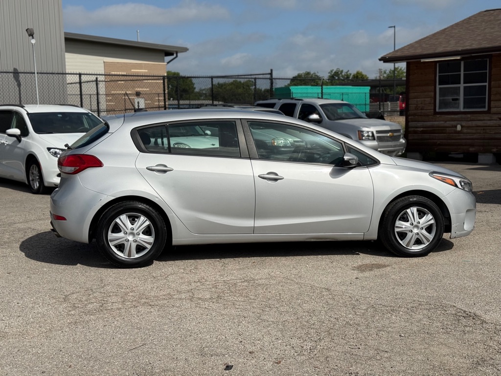 Photo 9 of this KIA FORTE