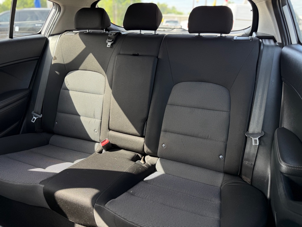 Photo 19 of this KIA FORTE