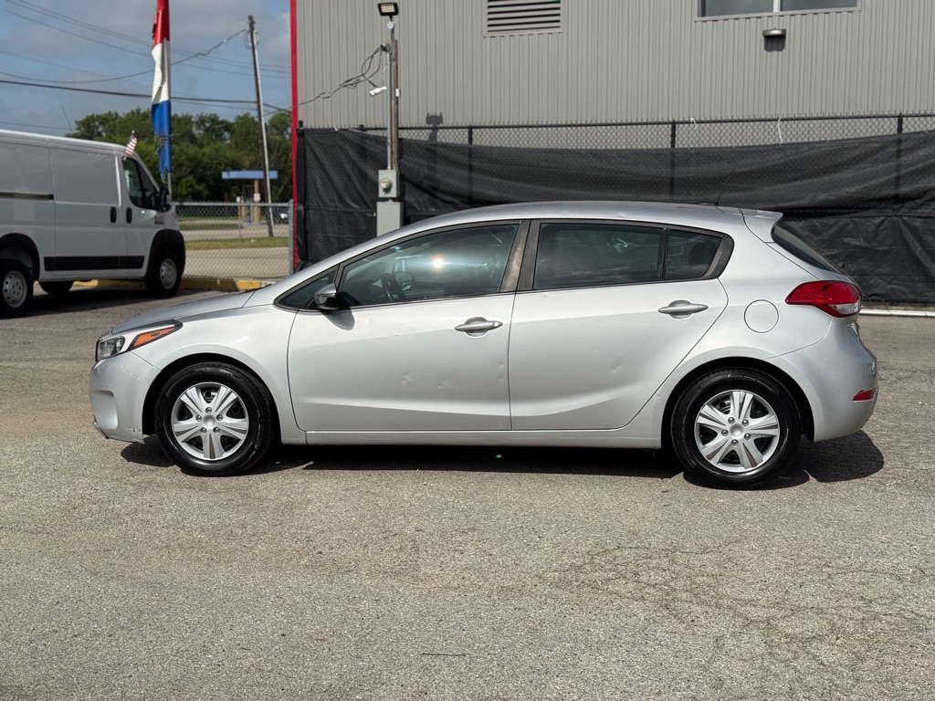 Photo 3 of this KIA FORTE
