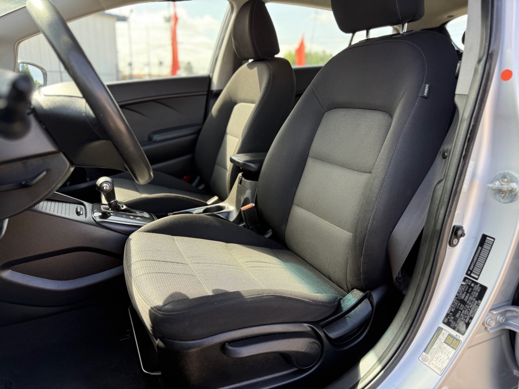 Photo 15 of this KIA FORTE
