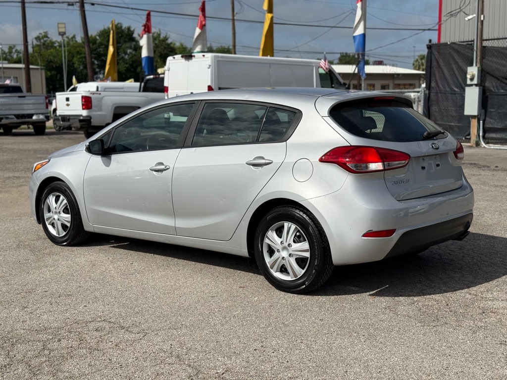 Photo 4 of this KIA FORTE