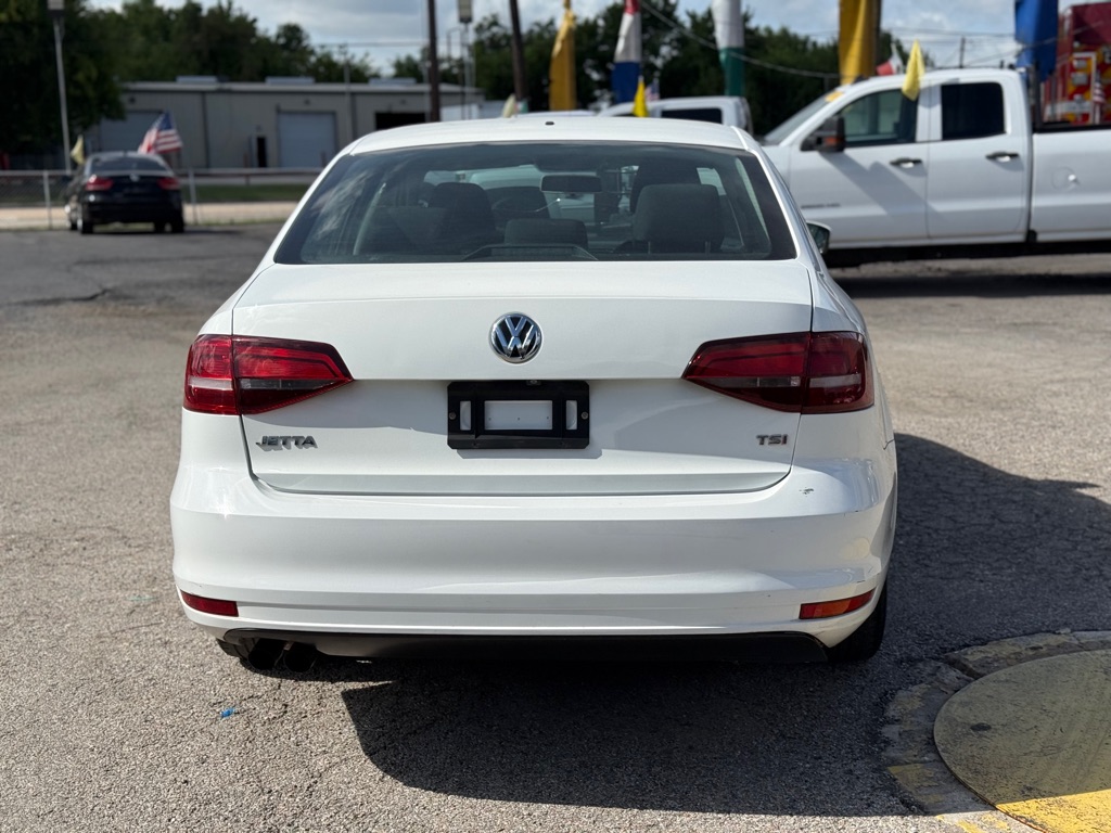 Photo 6 of this VOLKSWAGEN JETTA
