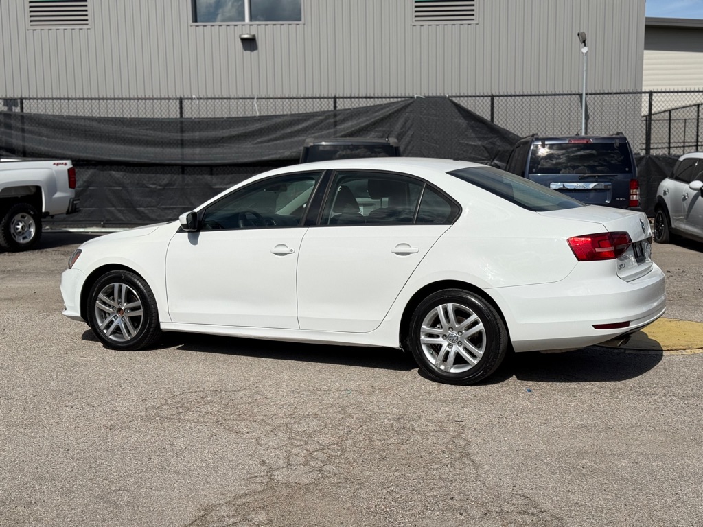 Photo 3 of this VOLKSWAGEN JETTA