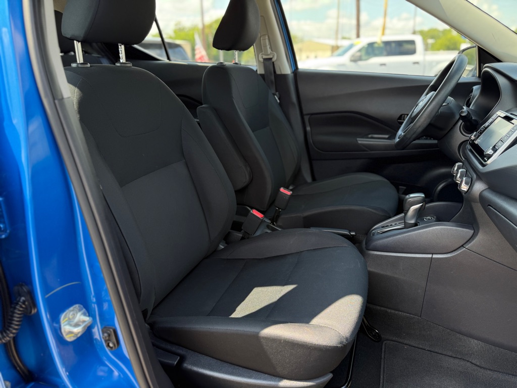Photo 23 of this NISSAN KICKS